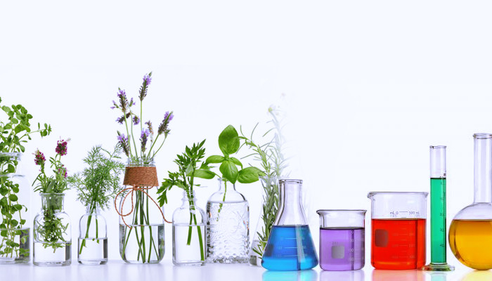 Натуральные и синтетические аромоматериалы в парфюмерии